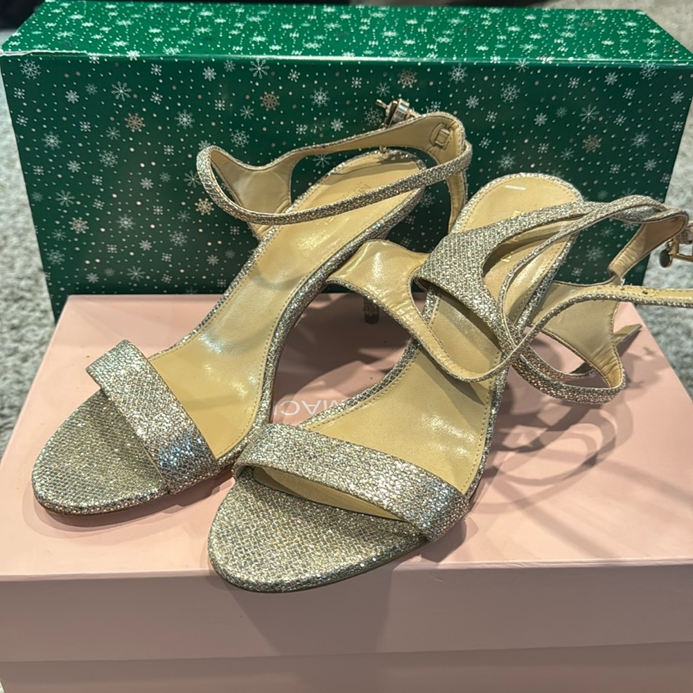 Michael Kors, gold sparkly heel size 9 brand new with tags